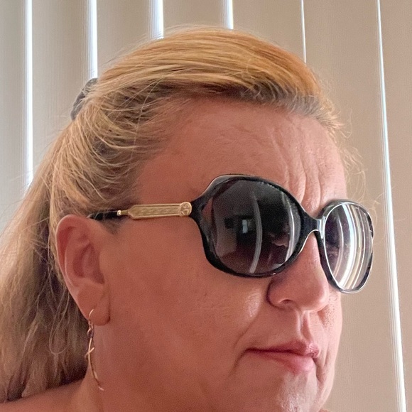 GUCCI OVERSIZED SUNGLASSES - Picture 4 of 15